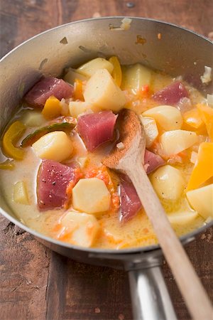 fish stew - Potato and vegetable stew with tuna Stock Photo - Premium Royalty-Free, Code: 659-02213916