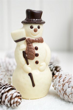 simsearch:659-03525397,k - Chocolate snowman Foto de stock - Royalty Free Premium, Número: 659-02213943