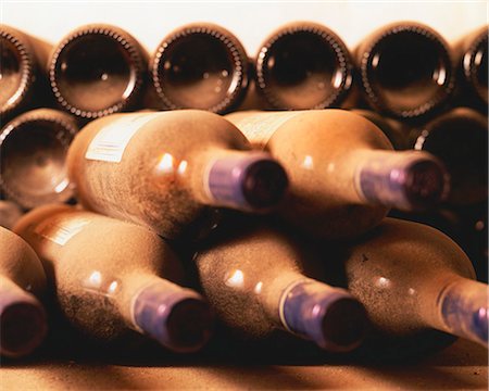 Old wine bottles Stock Photo - Premium Royalty-Free, Code: 659-03524142