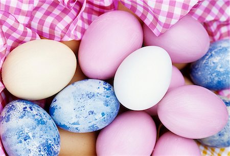 simsearch:659-01850865,k - Coloured Easter eggs Stock Photo - Premium Royalty-Free, Code: 659-03524196