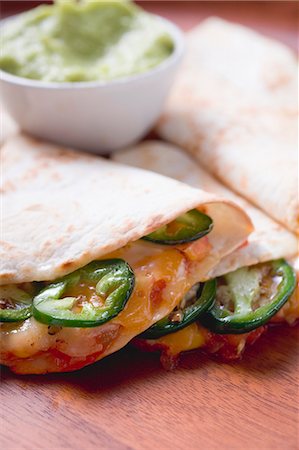 simsearch:659-03526925,k - Tortillas mit Chili und Käse Füllung, guacamole Stockbilder - Premium RF Lizenzfrei, Bildnummer: 659-03524489