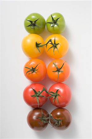 simsearch:659-03525528,k - Cherry tomatoes (various colours) Foto de stock - Sin royalties Premium, Código: 659-03524652