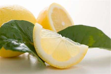 Lemons with leaves Stock Photo - Premium Royalty-Free, Code: 659-03524702