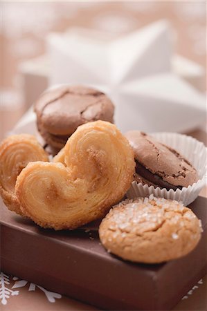 simsearch:659-03524814,k - Assortiments biscuits de Noël Photographie de stock - Premium Libres de Droits, Code: 659-03524817