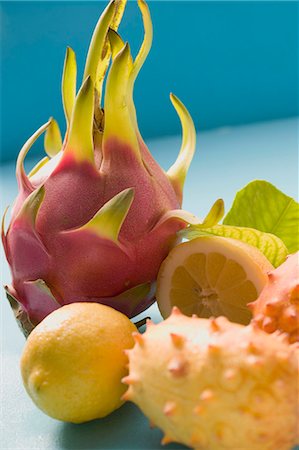 Lemons, pitahaya and horned melons Stock Photo - Premium Royalty-Free, Code: 659-03525023