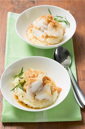 schellfisch - Aiglefin avec croûte de pommes de terre purée de pommes de terre Photographie de stock - Premium Libres de Droits, Code: 659-03525306