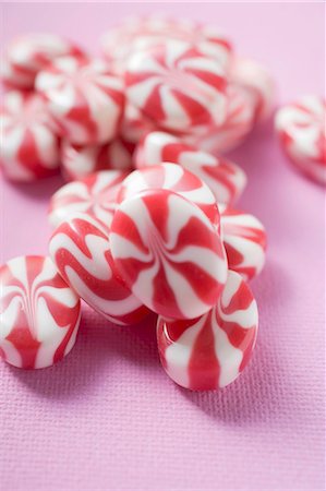 peppermint - Several peppermints Stock Photo - Premium Royalty-Free, Code: 659-03525373