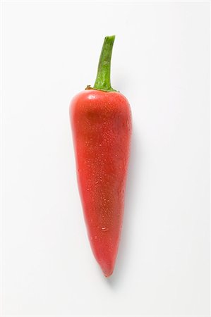 simsearch:659-03525721,k - Piment rouge avec des gouttes d'eau Photographie de stock - Premium Libres de Droits, Code: 659-03525697