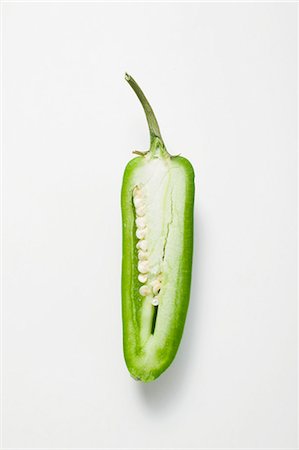 pimiento chipotle - Half a green chilli Foto de stock - Sin royalties Premium, Código: 659-03525701