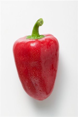 simsearch:659-06185405,k - Rote Paprika mit Wassertropfen Stockbilder - Premium RF Lizenzfrei, Bildnummer: 659-03525721