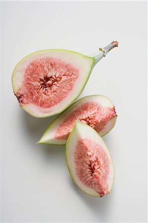 simsearch:659-03523803,k - Fresh fig (half and quarters) Stock Photo - Premium Royalty-Free, Code: 659-03525959