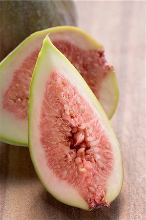 simsearch:659-01846643,k - Fresh fig (half and quarter) Stock Photo - Premium Royalty-Free, Code: 659-03525961