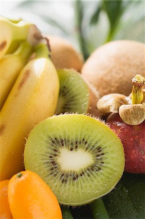 fruit still life - Exotic fruit still life Foto de stock - Sin royalties Premium, Código: 659-03525987