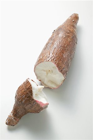 Cassava, broken Fotografie stock - Premium Royalty-Free, Codice: 659-03526074