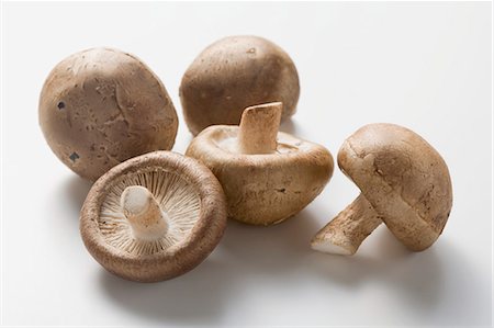 shiitake - Five shiitake mushrooms Foto de stock - Sin royalties Premium, Código: 659-03526249