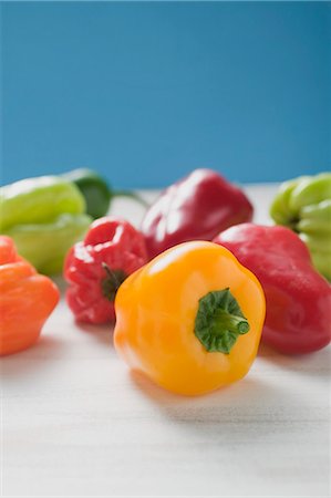 simsearch:659-01857336,k - Piments et poivrons mélangés Photographie de stock - Premium Libres de Droits, Code: 659-03526300