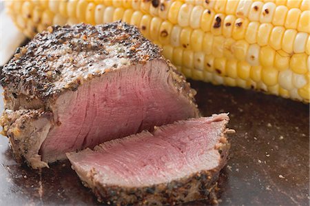 steak spice - Peppered steak with corn on the cob Stock Photo - Premium Royalty-Free, Code: 659-03526599