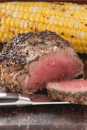 fillet steak - Peppered steak with corn on the cob Stock Photo - Premium Royalty-Free, Code: 659-03526601