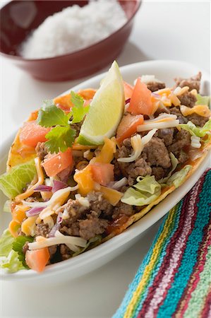 simsearch:659-03526846,k - Mince taco in white dish Stock Photo - Premium Royalty-Free, Code: 659-03526842