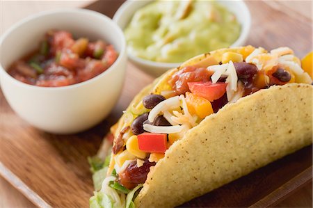 salsa (food) - Vegetable tacos, guacamole, salsa (Mexico) Stock Photo - Premium Royalty-Free, Code: 659-03526925
