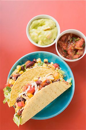 Vegetable tacos, guacamole, salsa (Mexico) Stock Photo - Premium Royalty-Free, Code: 659-03526921