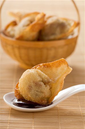 simsearch:659-03534364,k - Dim sum (deep-fried) Stock Photo - Premium Royalty-Free, Code: 659-03527058