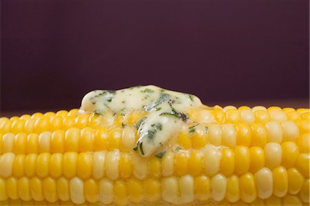 derretimiento - Corn on the cob with herb butter Foto de stock - Sin royalties Premium, Código: 659-03527291