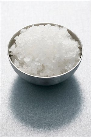 sea salt in bowl - Fleur de sel in metal dish Stock Photo - Premium Royalty-Free, Code: 659-03527516