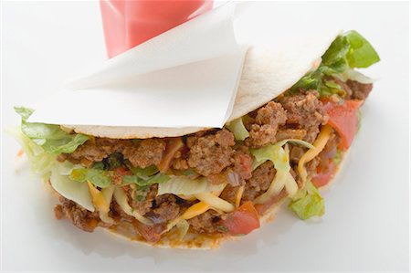 simsearch:659-03528415,k - Mince taco to take away Stock Photo - Premium Royalty-Free, Code: 659-03527621