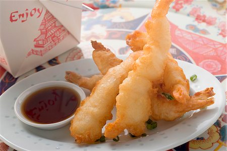 simsearch:659-01847873,k - Deep-fried prawns in batter with soy sauce to take away (Asia) Stock Photo - Premium Royalty-Free, Code: 659-03527646