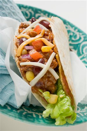 simsearch:659-03527719,k - Mince taco with cheese Foto de stock - Sin royalties Premium, Código: 659-03527714