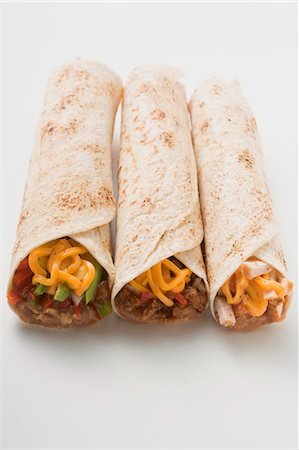 simsearch:659-03527740,k - Trois burritos différents Photographie de stock - Premium Libres de Droits, Code: 659-03527915