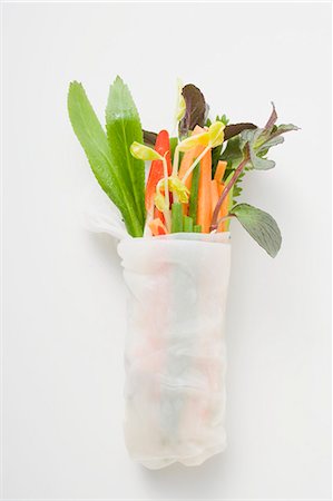 Rice paper roll filled with vegetables, glass noodles & herbs Stock Photo - Premium Royalty-Free, Code: 659-03527961