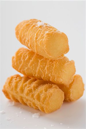 simsearch:659-01860391,k - Plusieurs croquettes de pomme de terre avec du sel Photographie de stock - Premium Libres de Droits, Code: 659-03528090