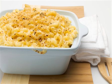 simsearch:659-03529076,k - Macaroni cheese Stock Photo - Premium Royalty-Free, Code: 659-03528523