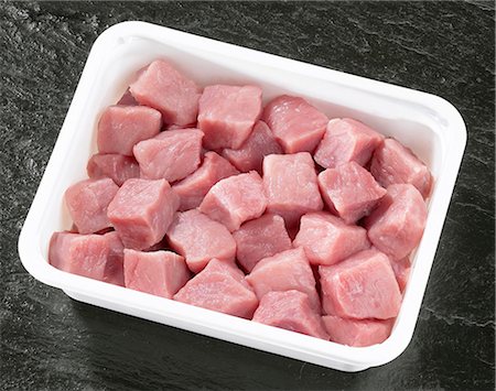 Gewürfelte Schweinefleisch in Kunststoff-container Stockbilder - Premium RF Lizenzfrei, Bildnummer: 659-03528713