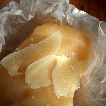 parmesan - Parmesan auf Papier Stockbilder - Premium RF Lizenzfrei, Bildnummer: 659-03528835