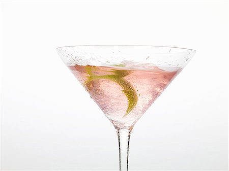 simsearch:659-03529444,k - Cosmopolitan with lime zest Stock Photo - Premium Royalty-Free, Code: 659-03528931