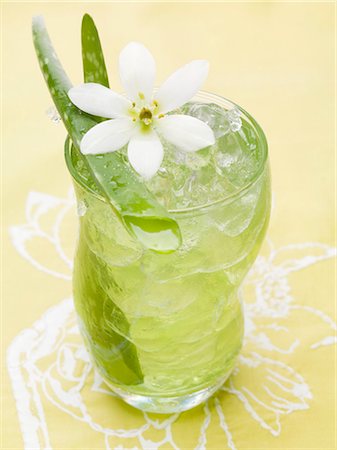 Aloe vera juice with ice cubes Stock Photo - Premium Royalty-Free, Code: 659-03528940