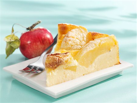 Piece of vanilla apple cake Foto de stock - Sin royalties Premium, Código: 659-03528985