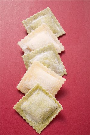 simsearch:659-01864762,k - Home-made ravioli in a row Stock Photo - Premium Royalty-Free, Code: 659-03529009