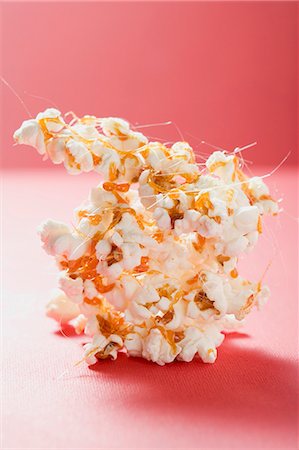 popcorn not person - Popcorn with caramel Stock Photo - Premium Royalty-Free, Code: 659-03529379