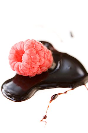 Raspberry in chocolate sauce Stock Photo - Premium Royalty-Free, Code: 659-03529429