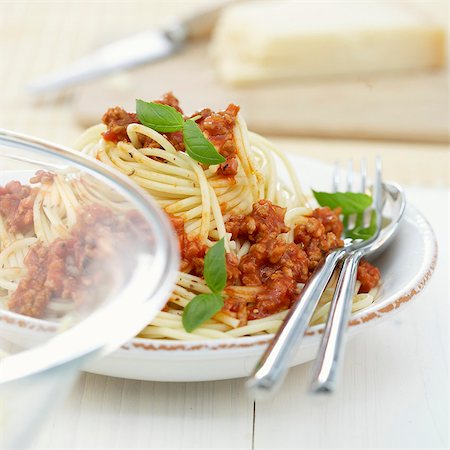 Spaghetti bolognese Stock Photo - Premium Royalty-Free, Code: 659-03529565