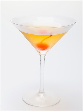 Manhattan avec cerise cocktail Photographie de stock - Premium Libres de Droits, Code: 659-03529631