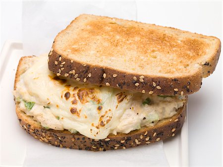 Tuna and cheese toast sandwich Foto de stock - Sin royalties Premium, Código: 659-03529769