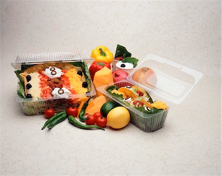 simsearch:659-03531260,k - Mexican Food in Plastic Containers Foto de stock - Sin royalties Premium, Código: 659-03520751