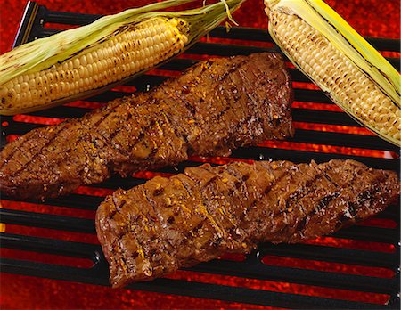 simsearch:659-06903102,k - Grilled Steak Tips and Corn on the Cob Stock Photo - Premium Royalty-Free, Code: 659-03520795