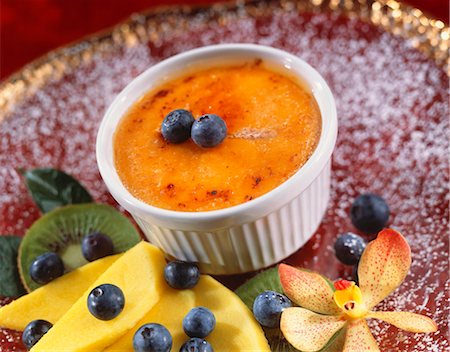 Creme Brulee with Fresh Fruit Stock Photo - Premium Royalty-Free, Code: 659-03520856