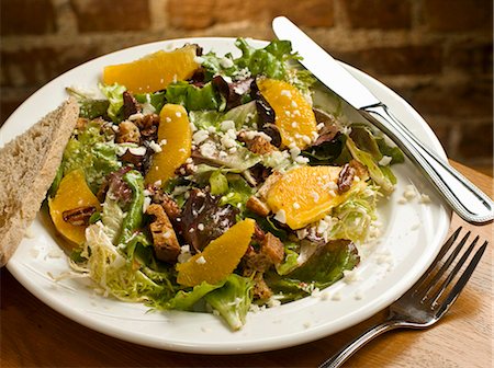 pacanier - Mandarin Orange Salad with Candied Pecans Foto de stock - Sin royalties Premium, Código: 659-03521116